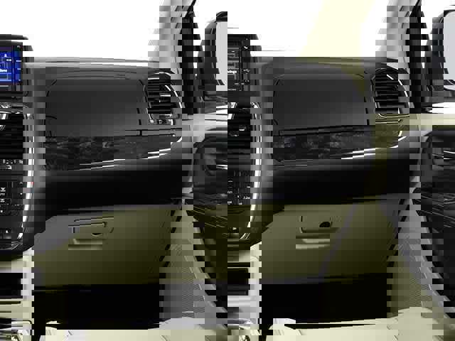 Used 2013 Chrysler Town & Country Touring image 16