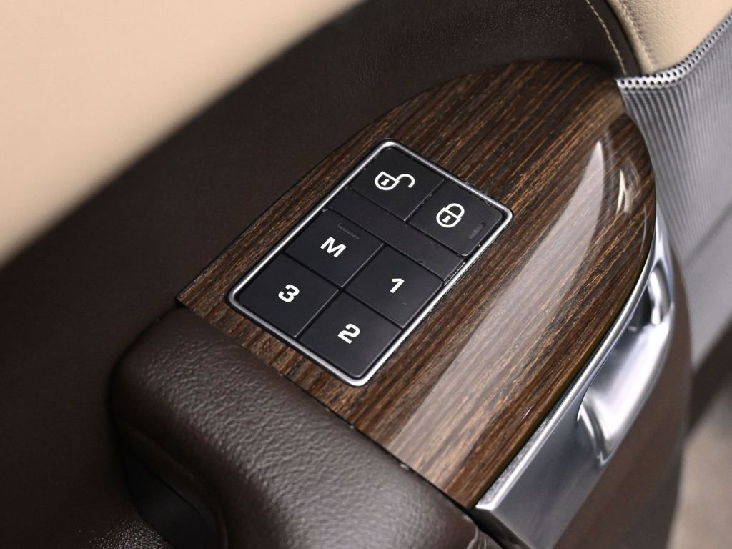 Used 2018 Land Rover Range Rover Sport SE image 37