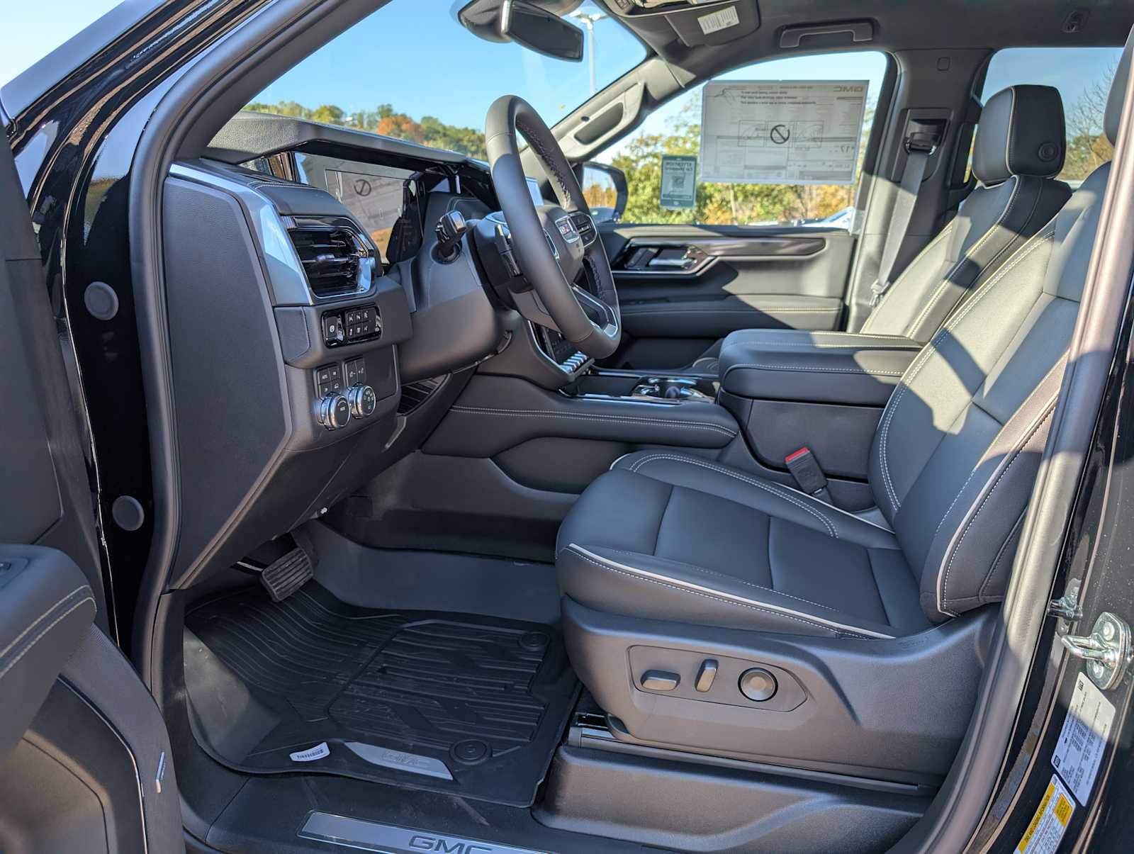 New 2026 GMC Yukon Elevation w/ LPO, Floor Liner Package image 4