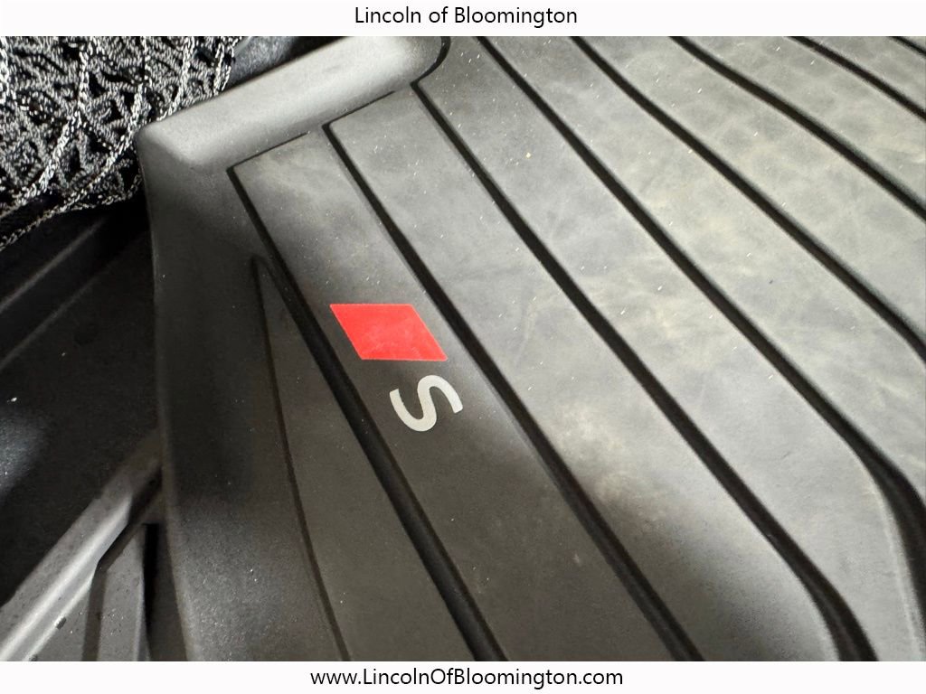 Used 2025 Audi SQ5 Prestige w/ Prestige Package image 29