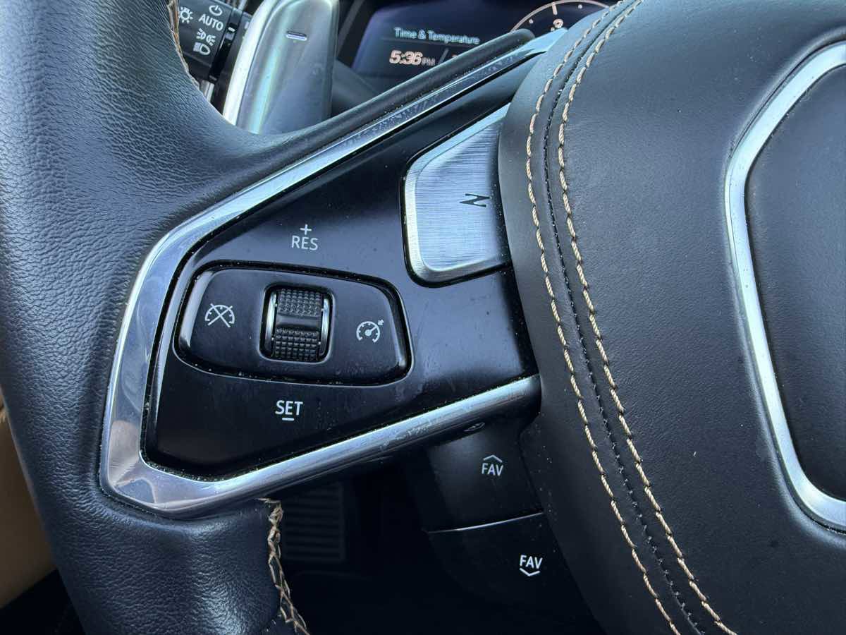 Used 2022 Chevrolet Corvette Stingray Premium Cpe w/ Z51 Performance Package RWD image 13