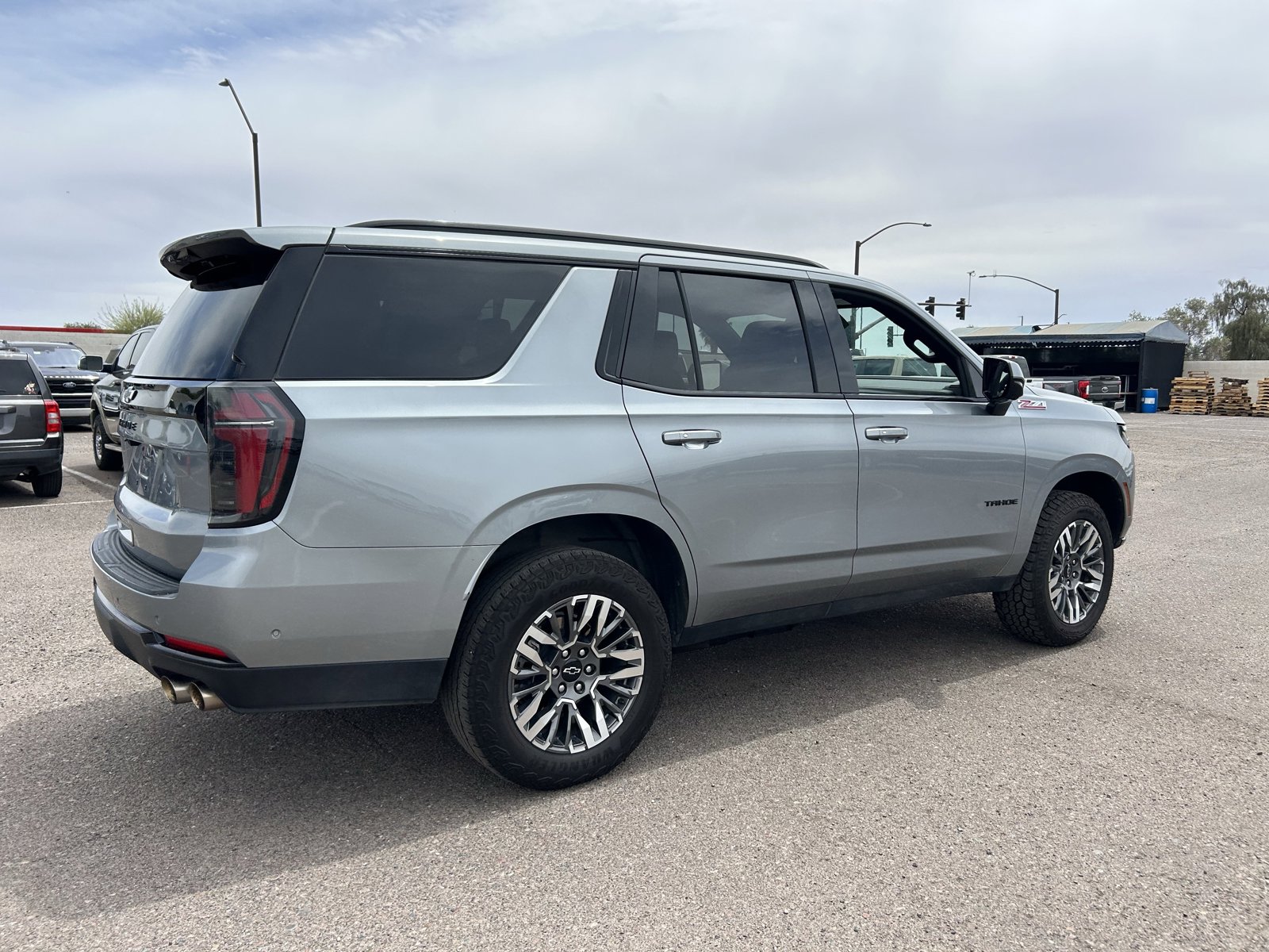 Used 2025 Chevrolet Tahoe Z71 AWD/4WD image 4