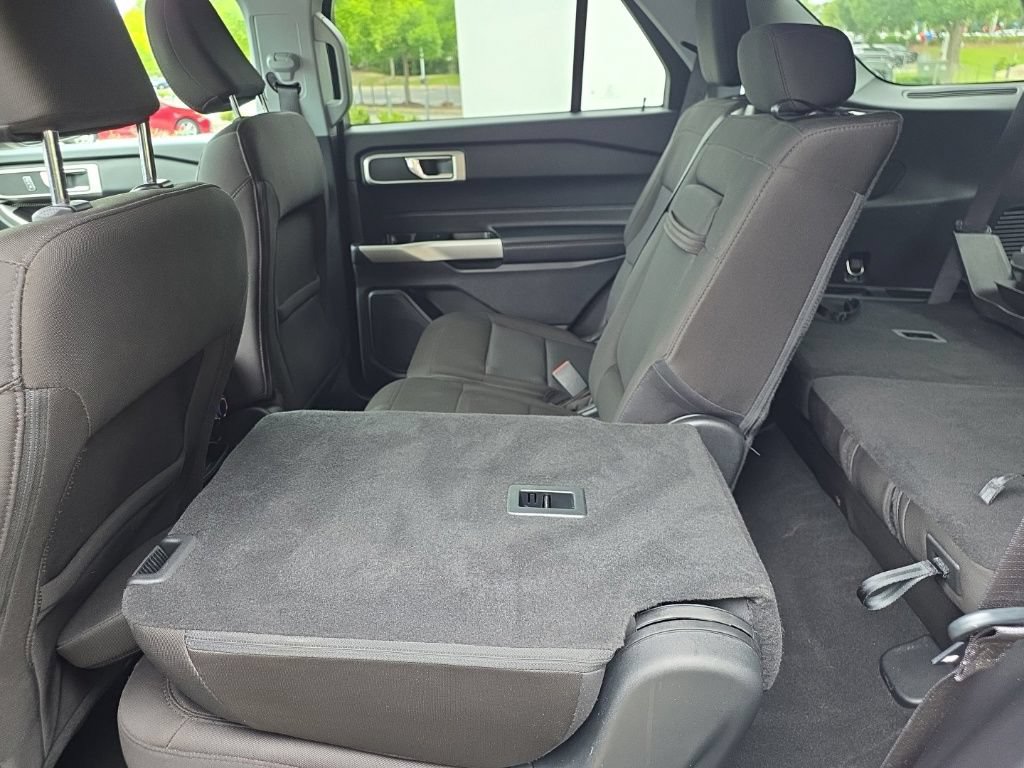 Used 2022 Ford Explorer XLT AWD/4WD image 34