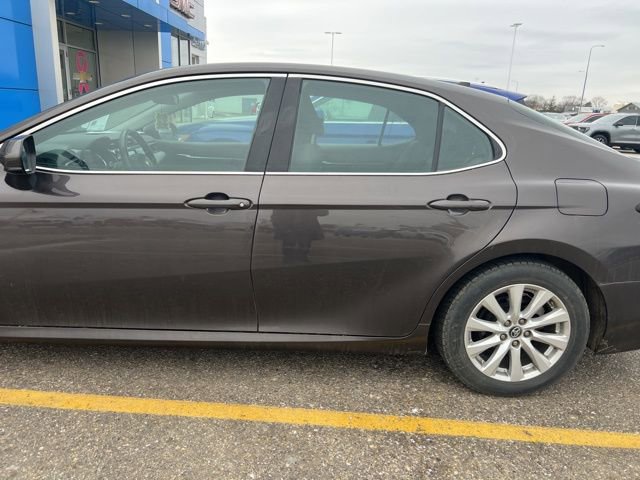 Used 2019 Toyota Camry LE image 7