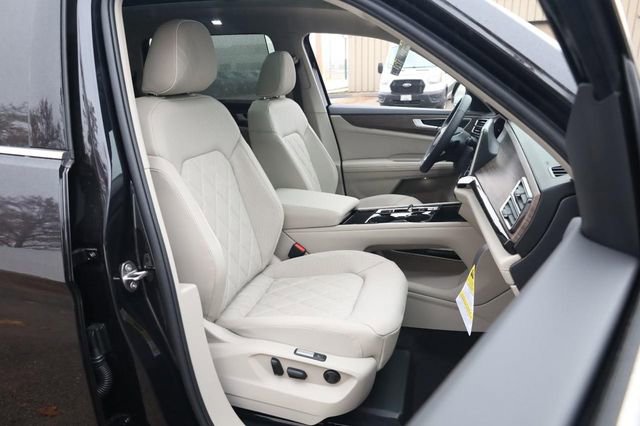 New 2026 Volkswagen Atlas SEL Premium R-Line image 32