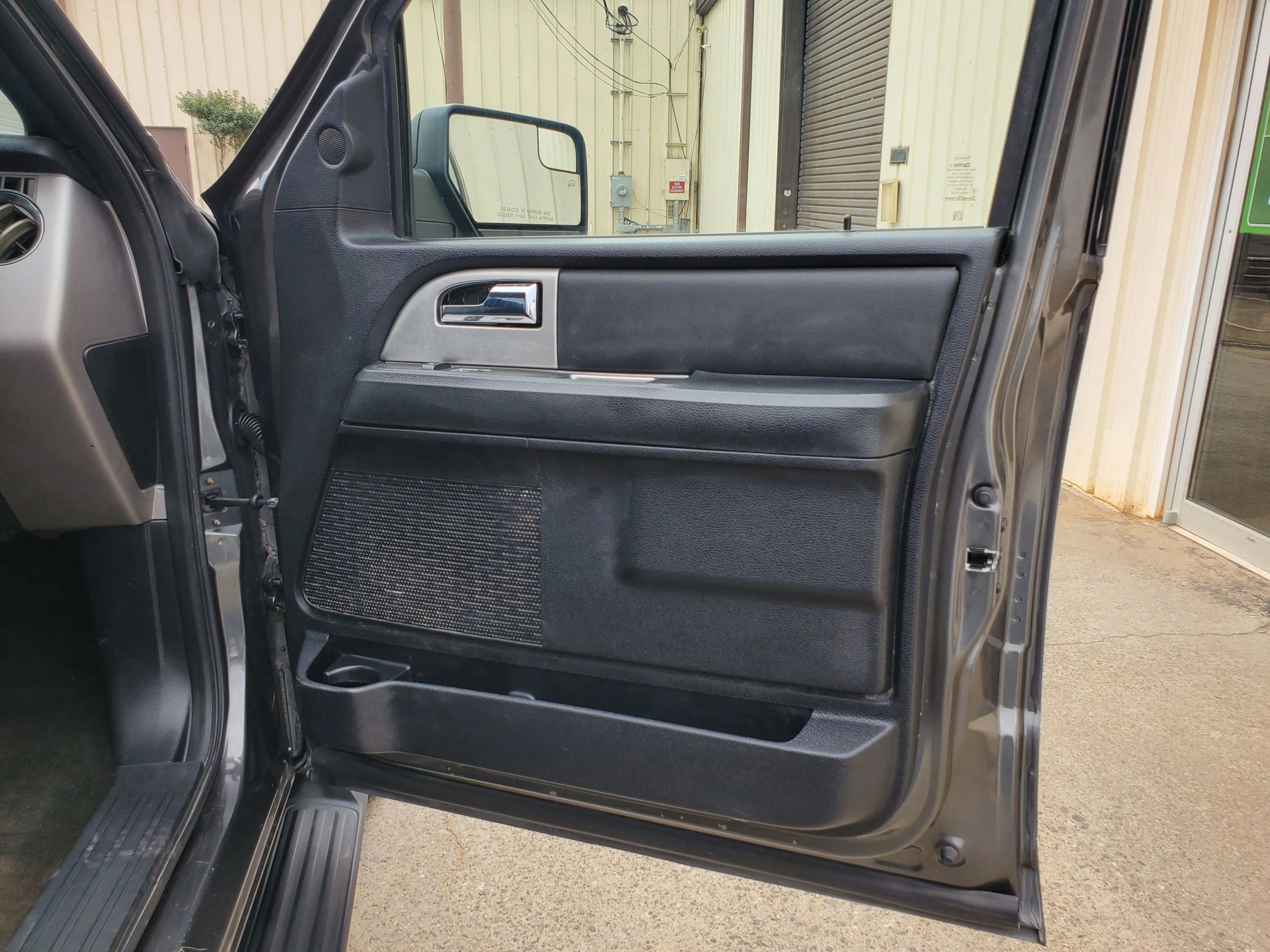 Used 2017 Ford Expedition EL XLT image 23