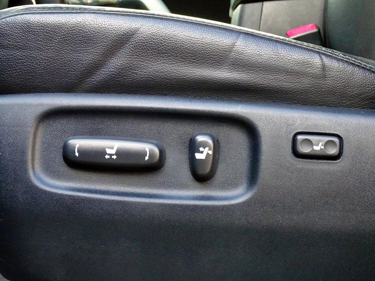 Used 2015 Toyota Land Cruiser AWD/4WD image 18