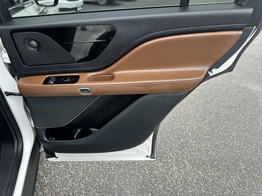Used 2022 Lincoln Aviator Reserve w/ Elements Package Plus image 19