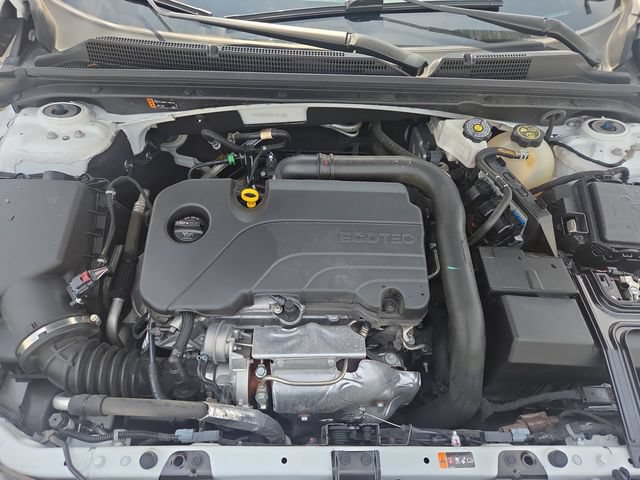 Used 2024 Chevrolet Malibu RS FWD image 30