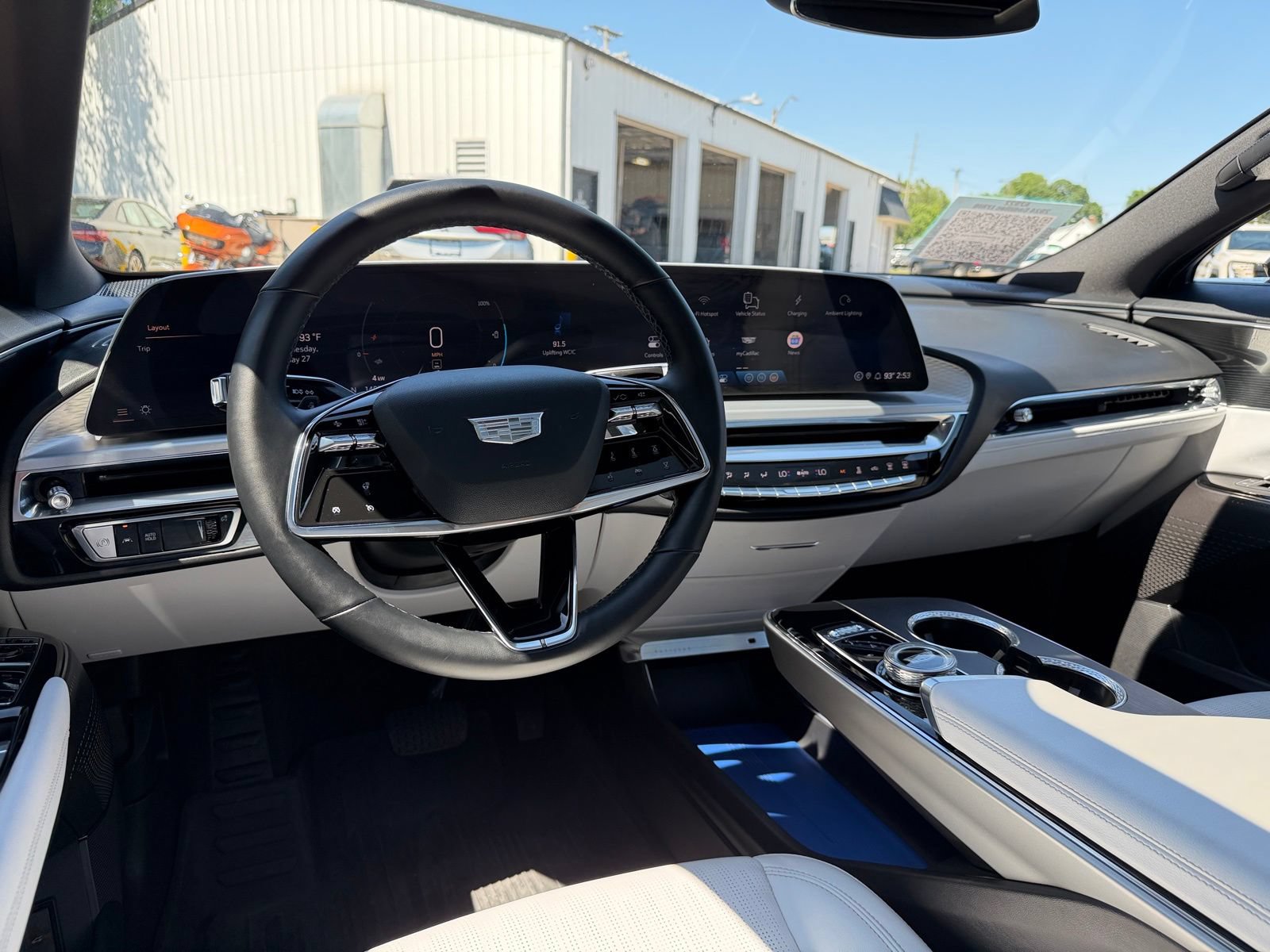 Used 2024 Cadillac Lyriq Sport AWD/4WD image 17