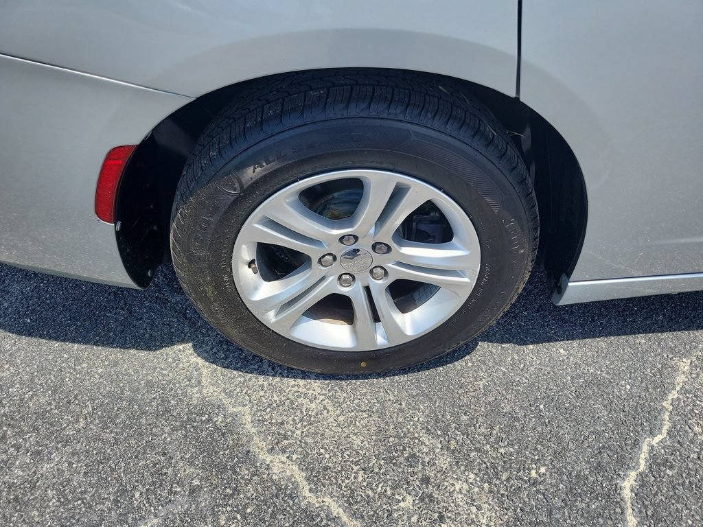 Used 2020 Dodge Charger SXT RWD image 8
