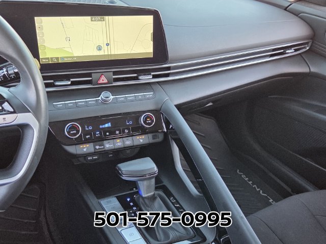 Used 2025 Hyundai Elantra SEL FWD image 30