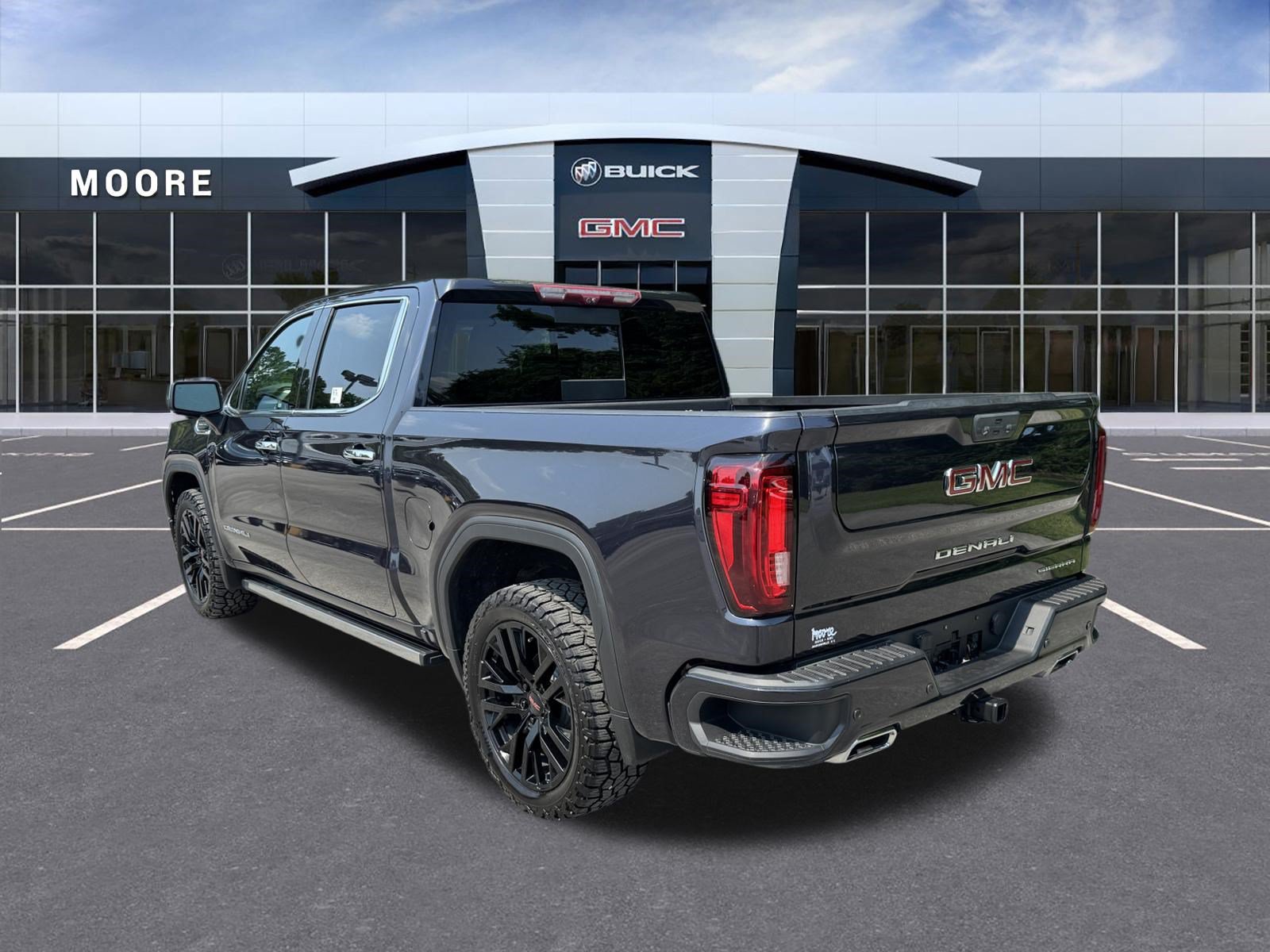 Used 2023 GMC Sierra 1500 Denali w/ Technology Package AWD/4WD image 5