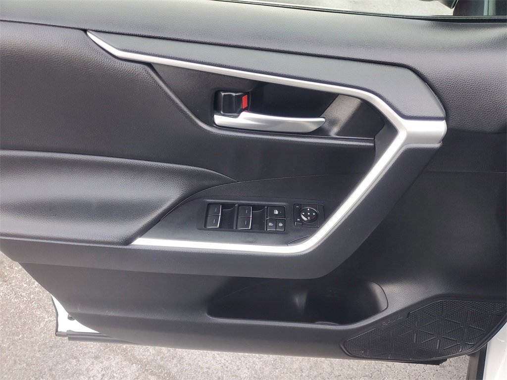 Certified 2025 Toyota RAV4 XLE image 17