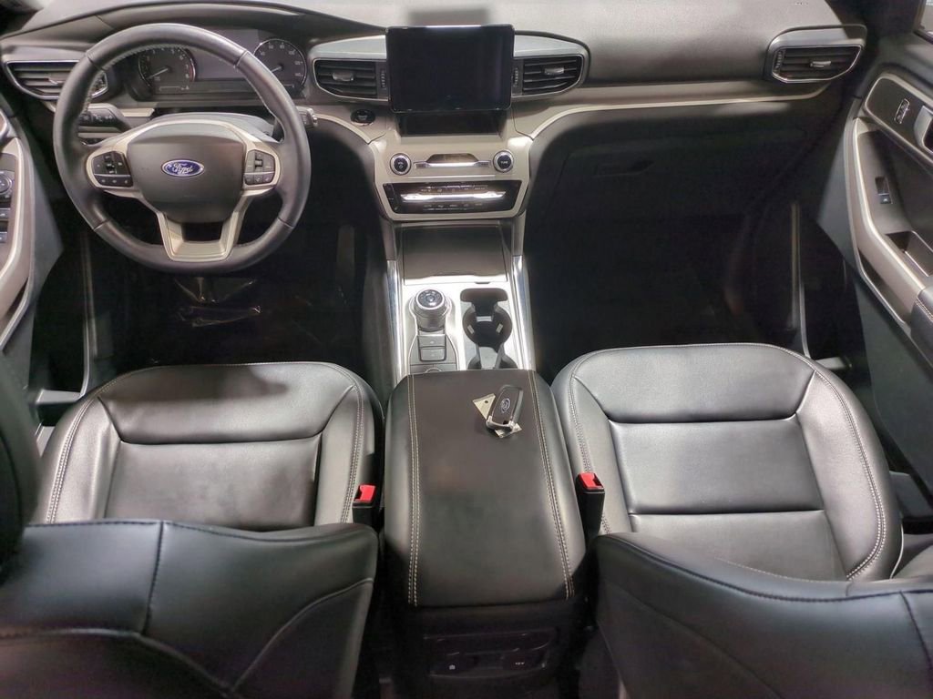 Used 2023 Ford Explorer XLT w/ Equipment Group 202A image 27