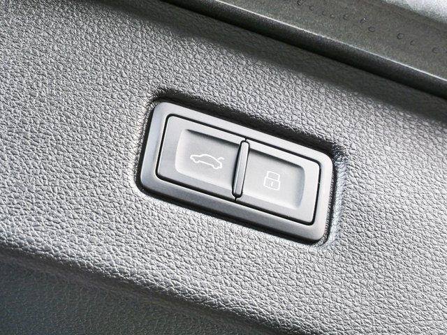New 2026 Audi SQ7 Prestige AWD/4WD image 30