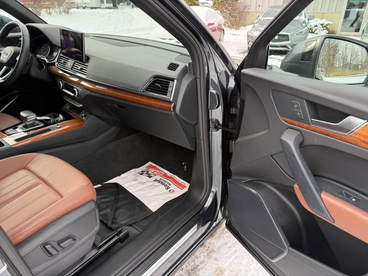 Used 2023 Audi Q5 2.0T Premium w/ Convenience Package AWD/4WD image 12