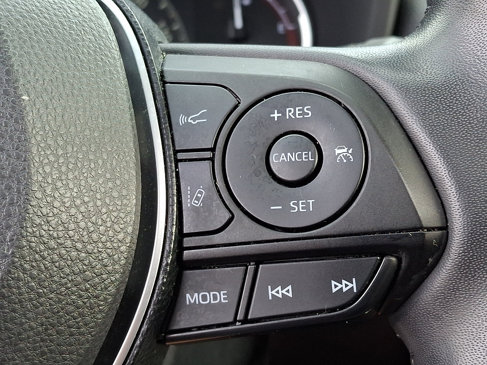 Used 2020 Toyota RAV4 Limited AWD/4WD image 24