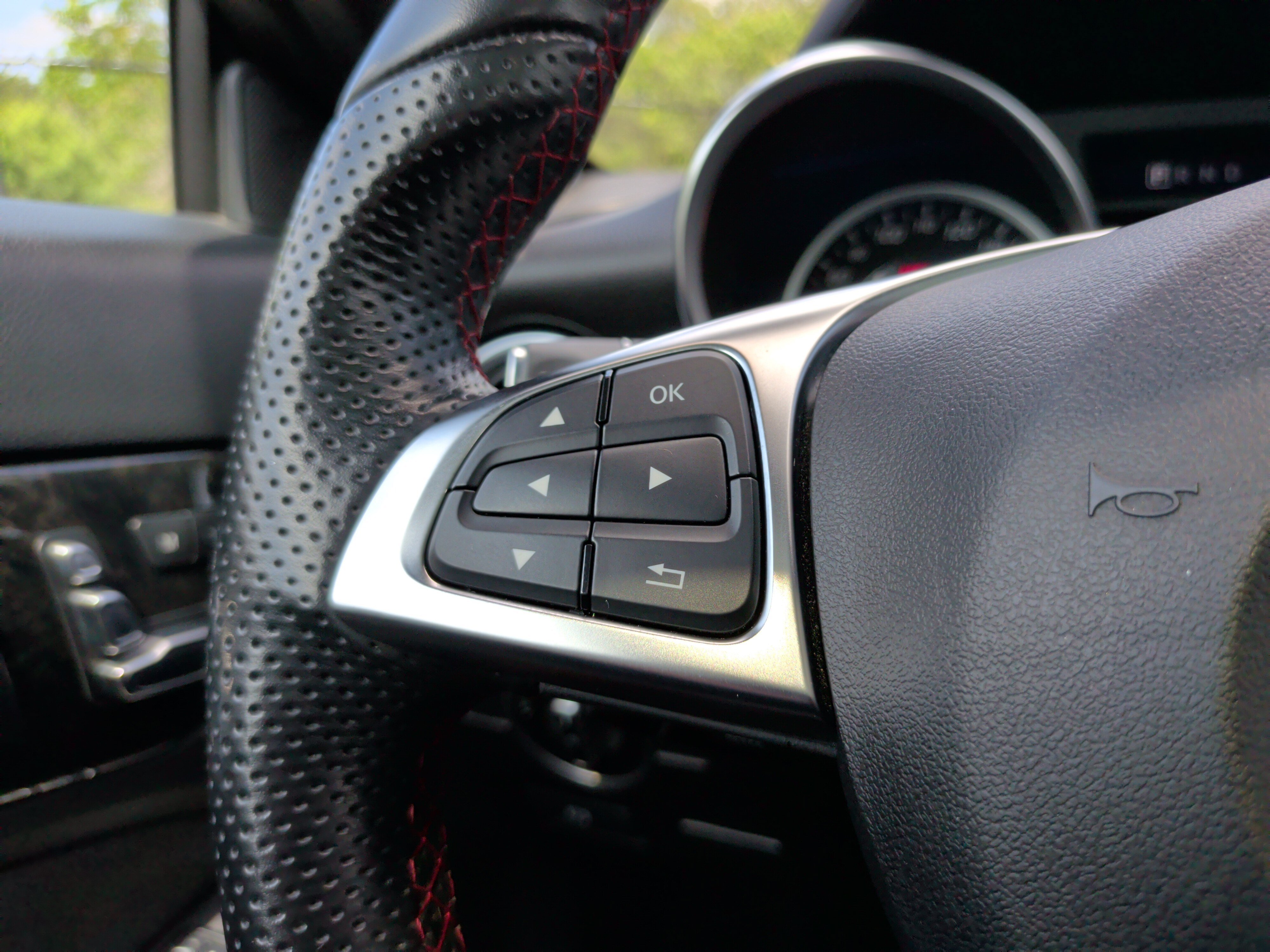 Used 2017 Mercedes-Benz SLC 43 AMG image 25