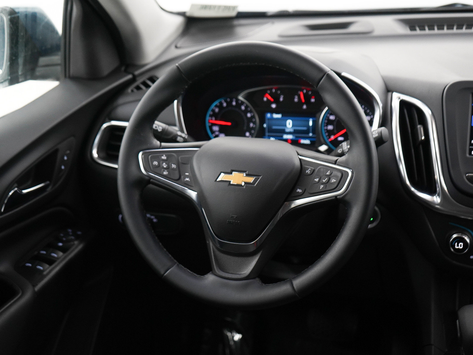 Used 2024 Chevrolet Equinox LT FWD image 14