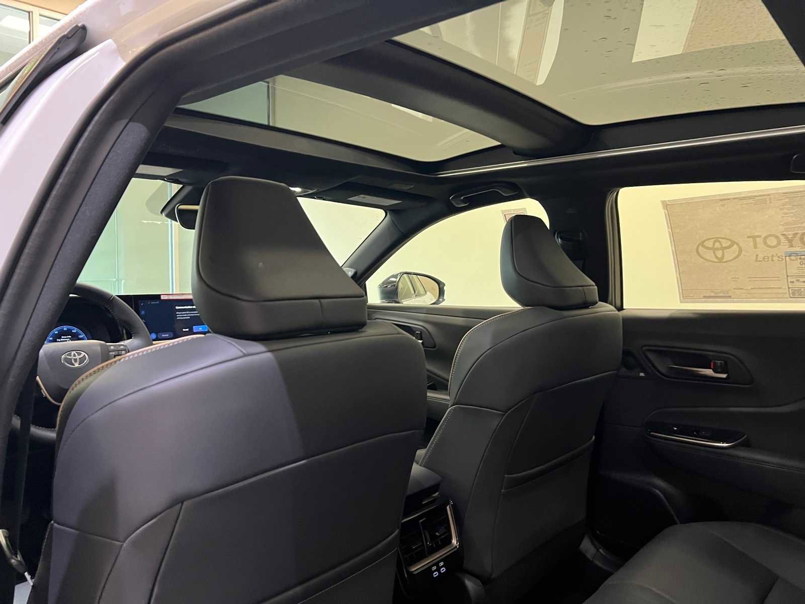 New 2026 Toyota Crown Platinum image 12