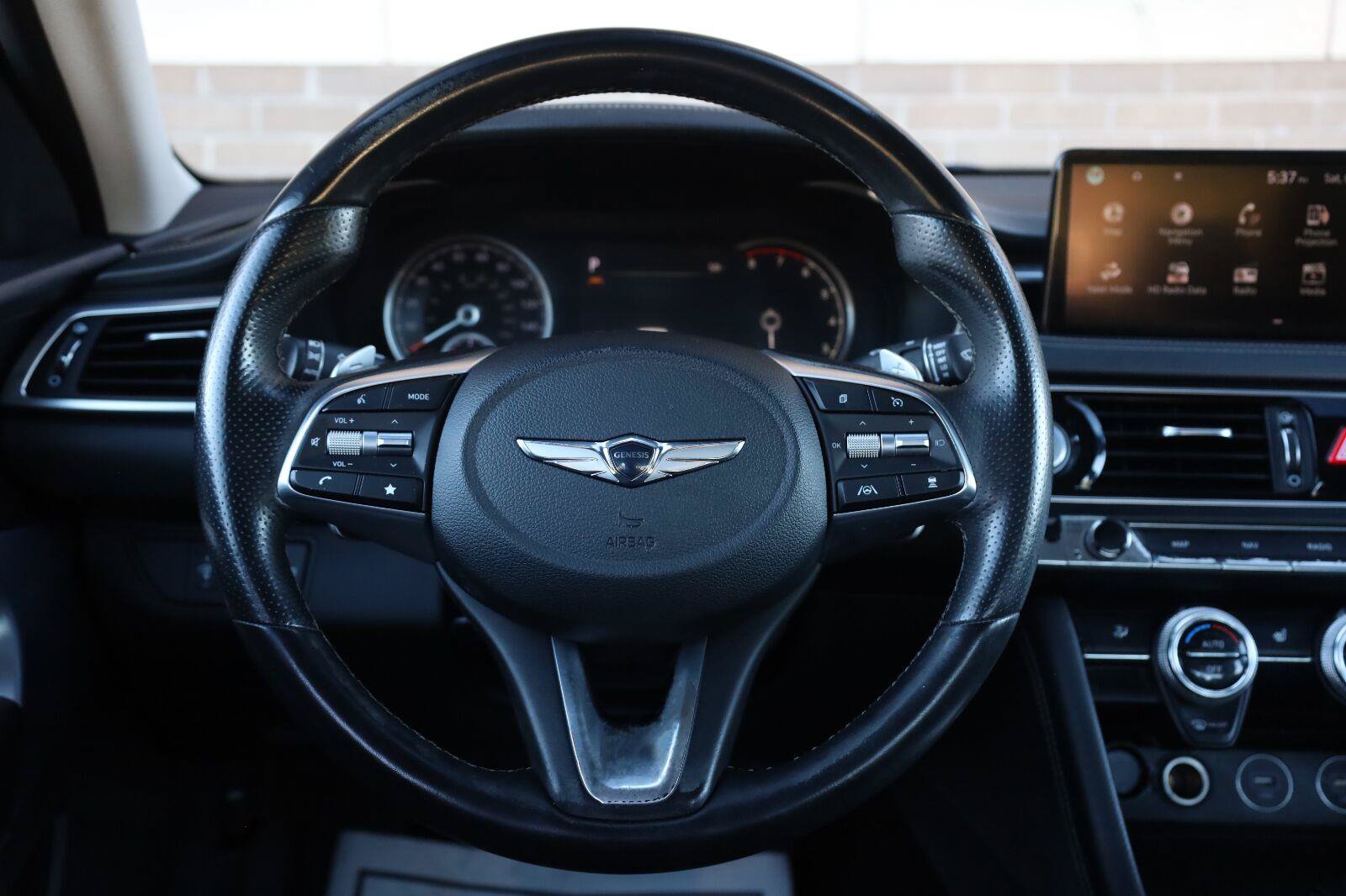 Used 2022 Genesis G70 2.0T RWD image 31