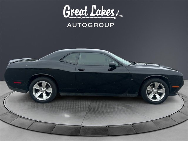 Used 2022 Dodge Challenger SXT image 6