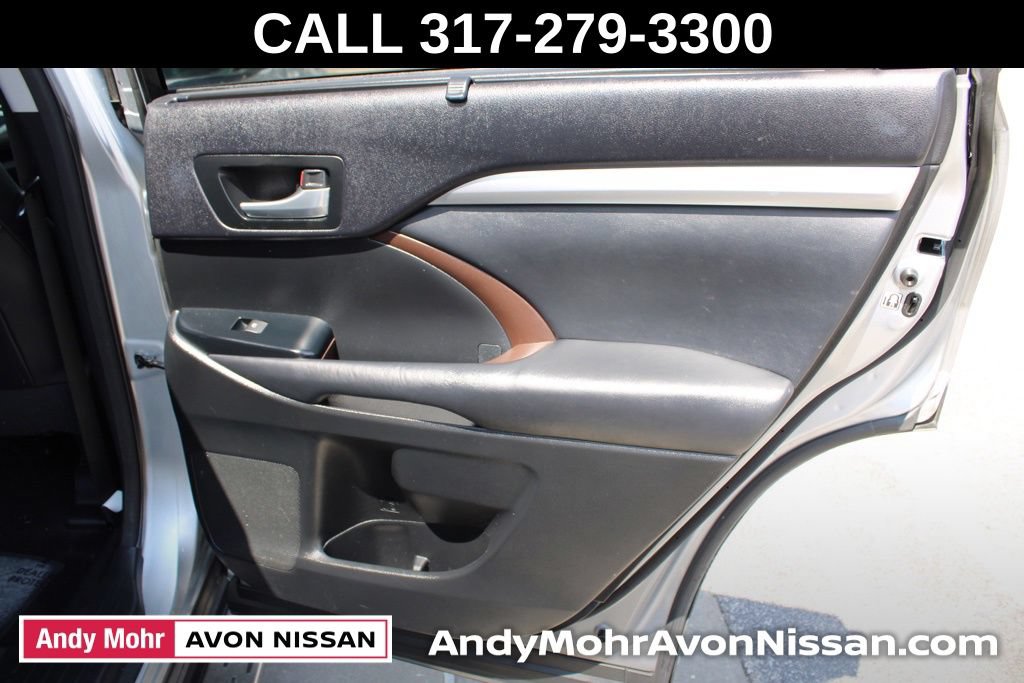 Used 2014 Toyota Highlander XLE FWD image 25