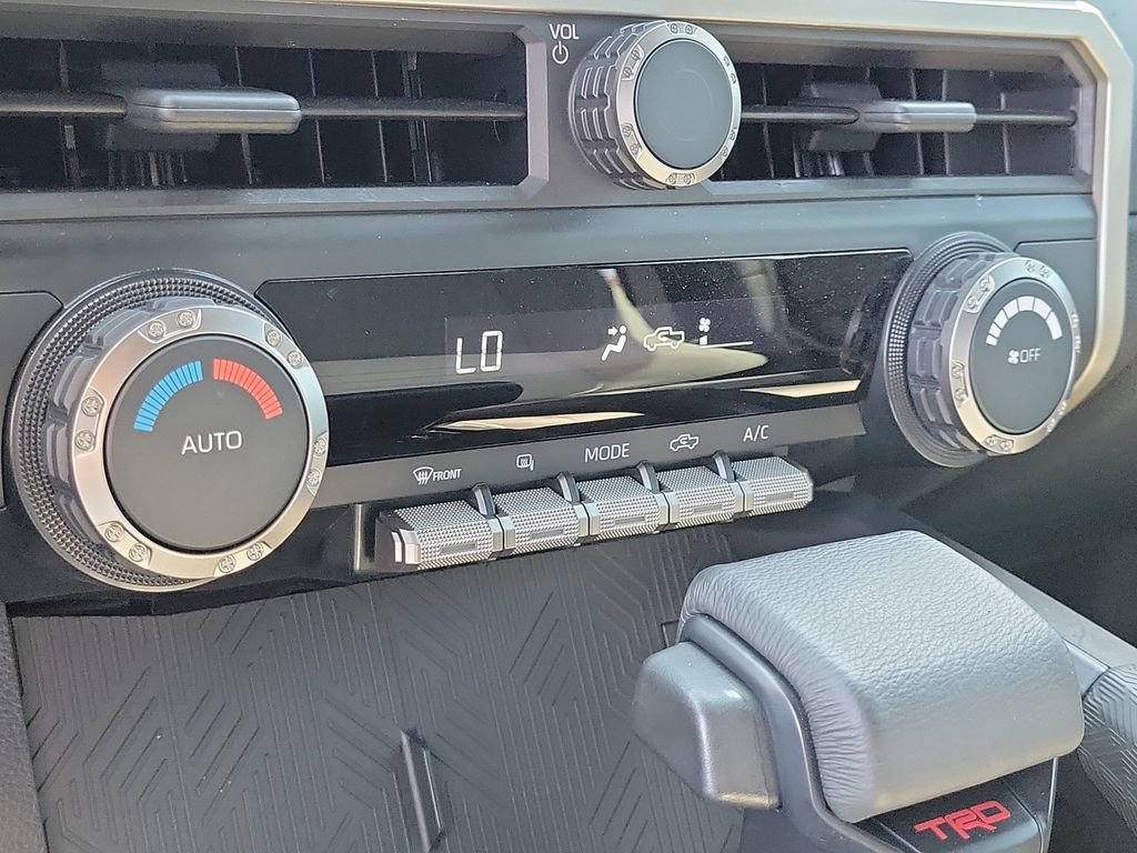 Used 2024 Toyota Tacoma TRD Off-Road image 26