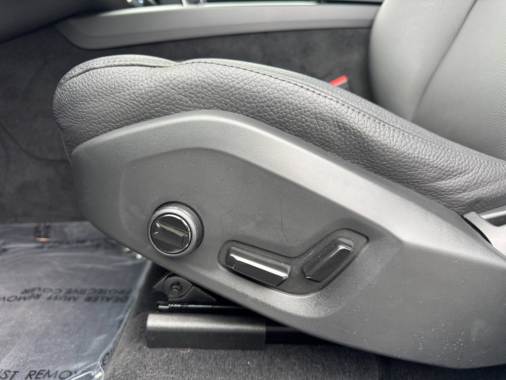 Certified 2024 Volvo XC60 B5 Plus w/ Protection Package Premier AWD/4WD image 12