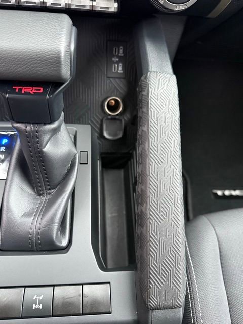 Certified 2024 Toyota Tacoma TRD Off-Road AWD/4WD image 34