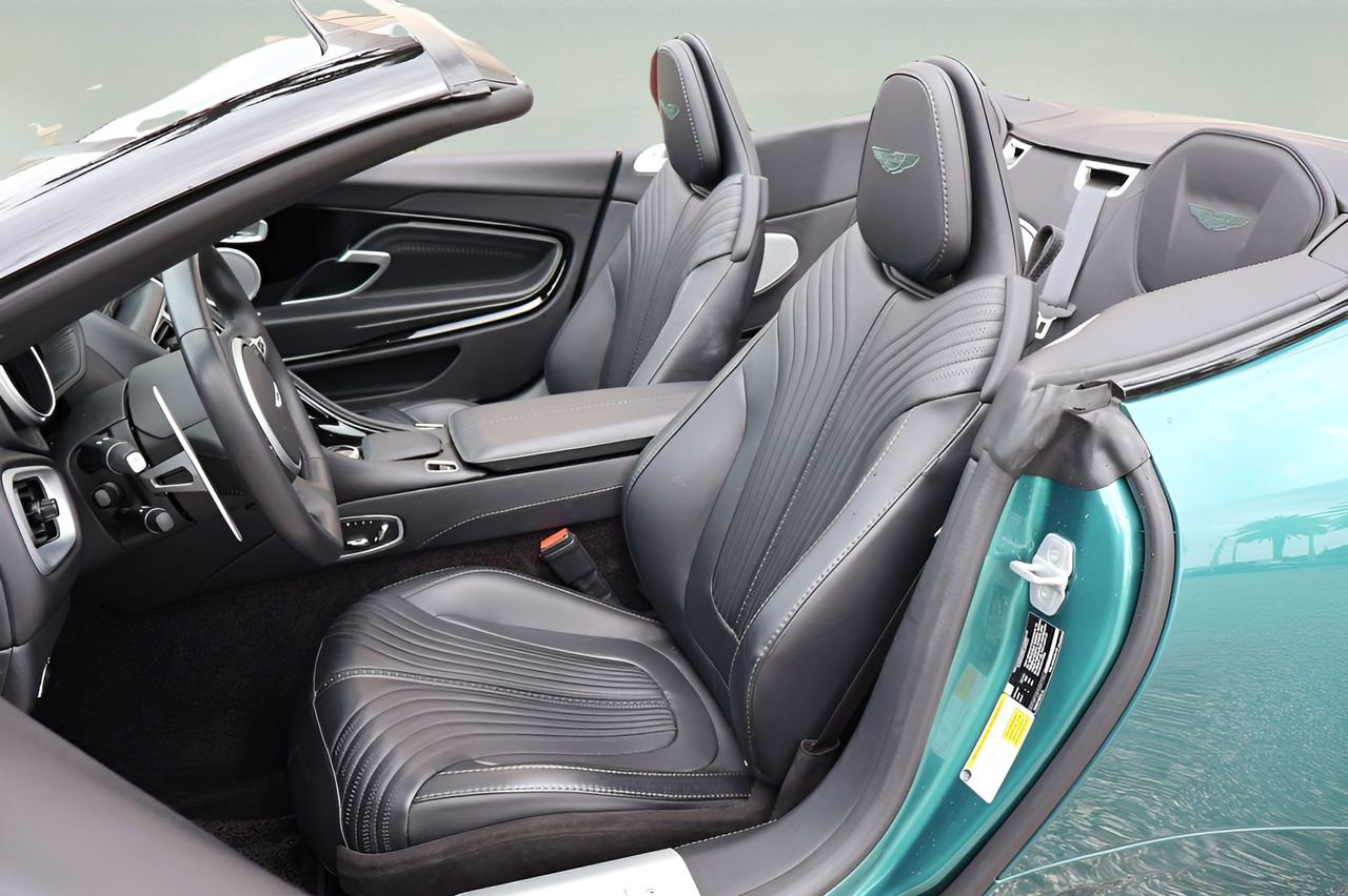 Used 2022 Aston Martin DB11 Volante RWD image 13