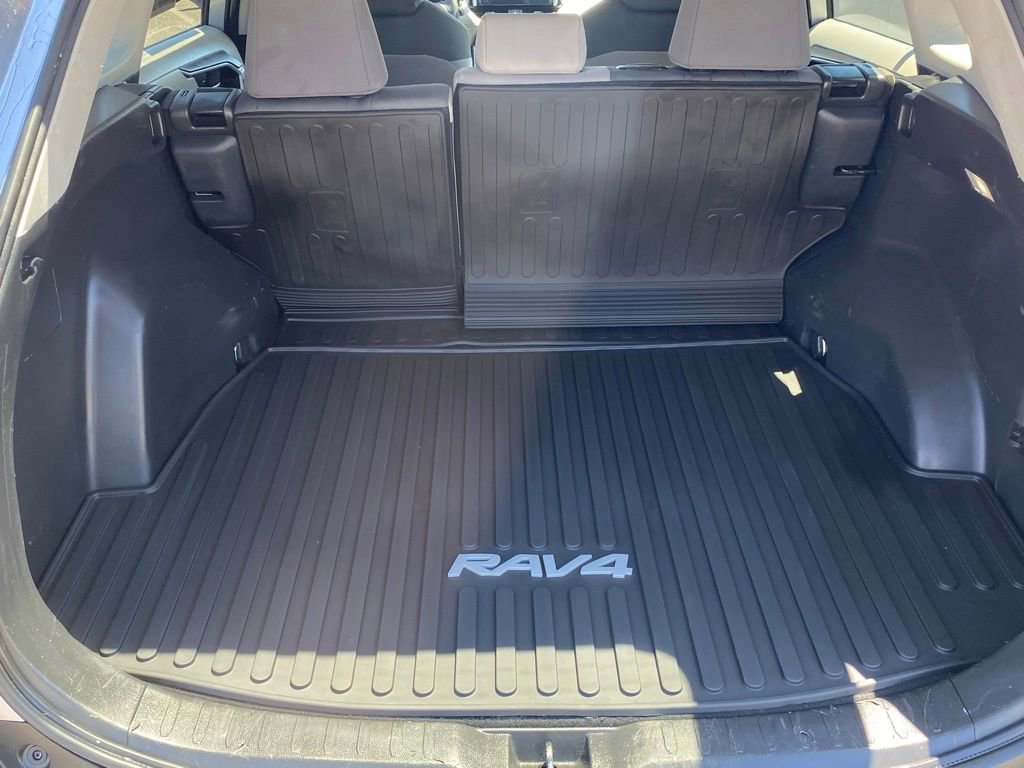 Used 2025 Toyota RAV4 XLE FWD image 11