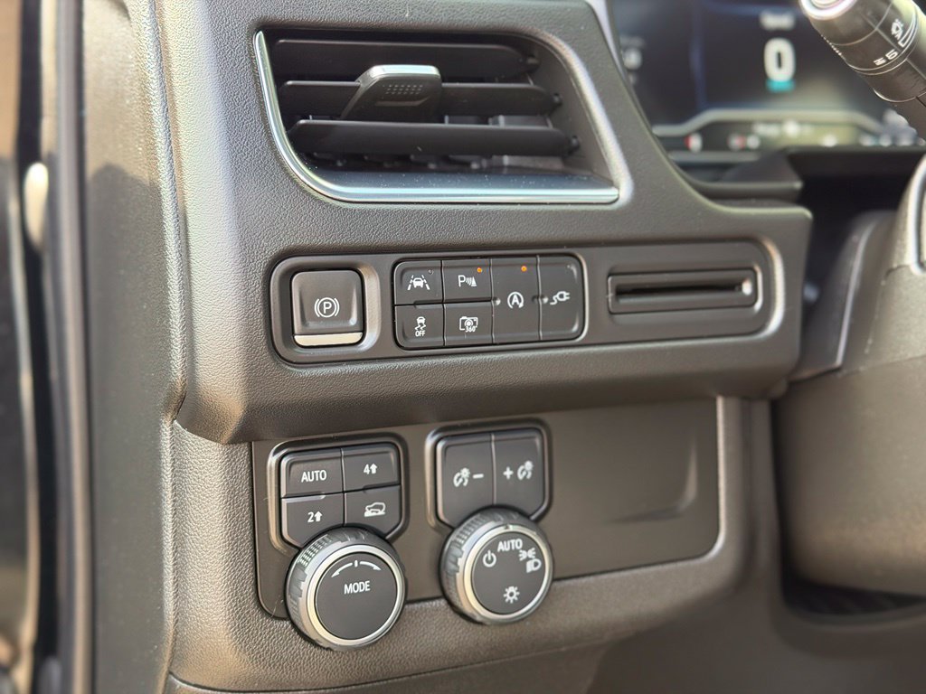 Used 2022 Chevrolet Suburban RST w/ Luxury Package AWD/4WD image 26