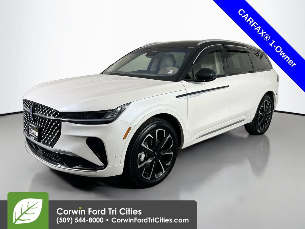 Used 2024 Lincoln Nautilus Reserve AWD/4WD image 5