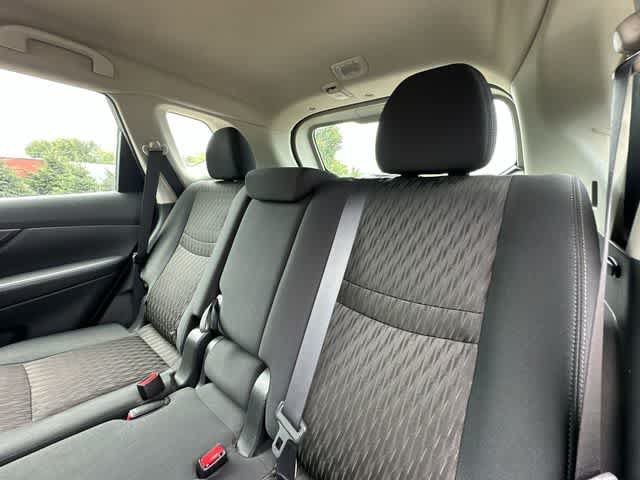 Used 2018 Nissan Rogue S AWD/4WD image 15