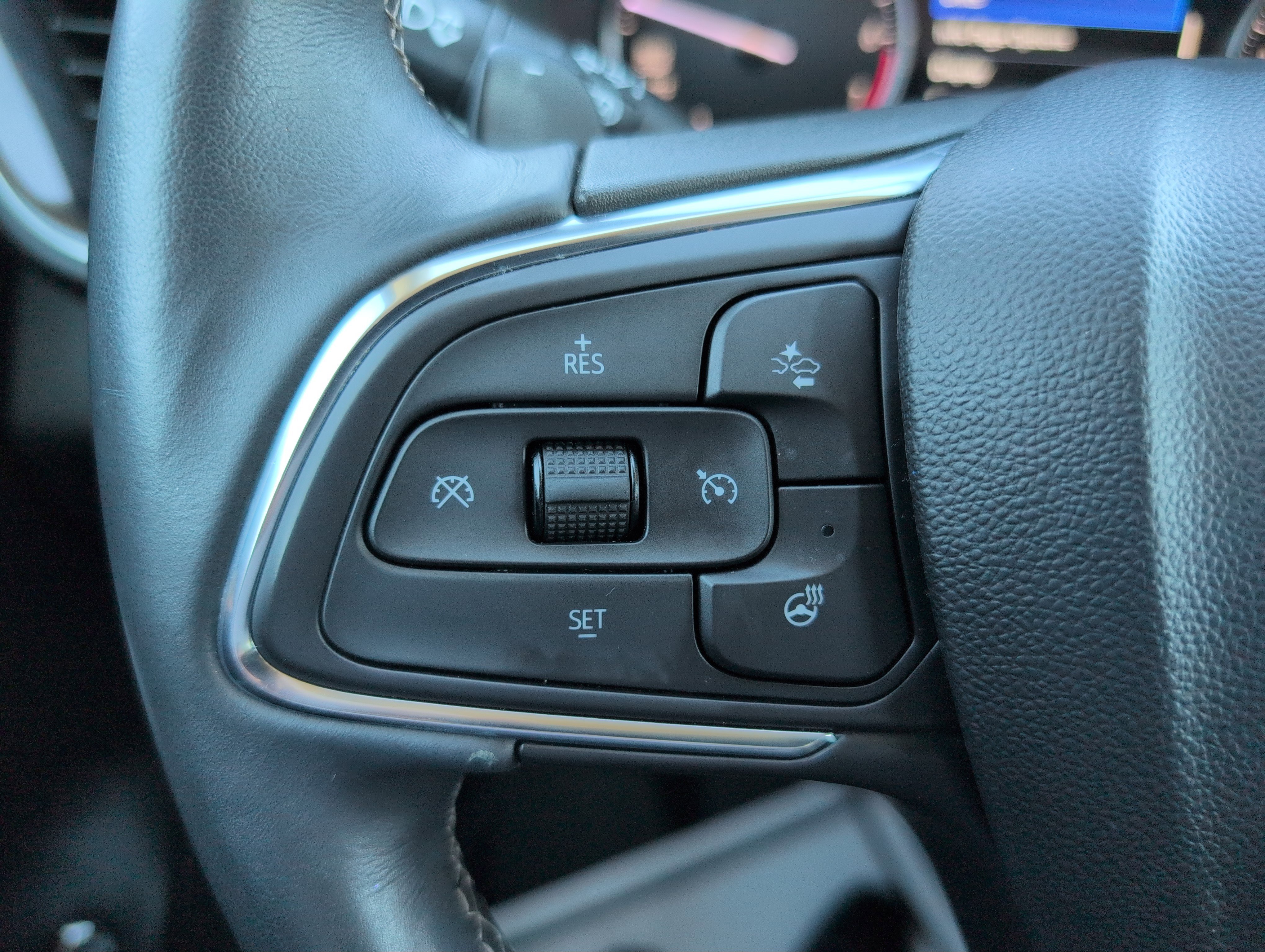 Used 2023 Buick Envision Essence w/ Sport Touring Package image 17