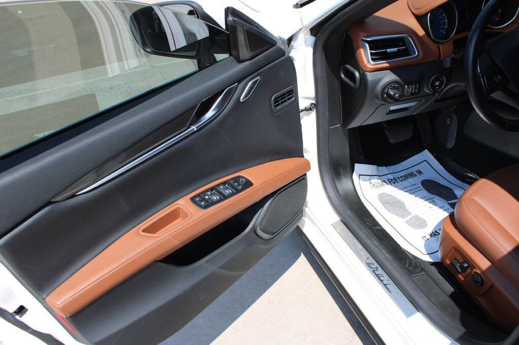 Used 2018 Maserati Ghibli image 9