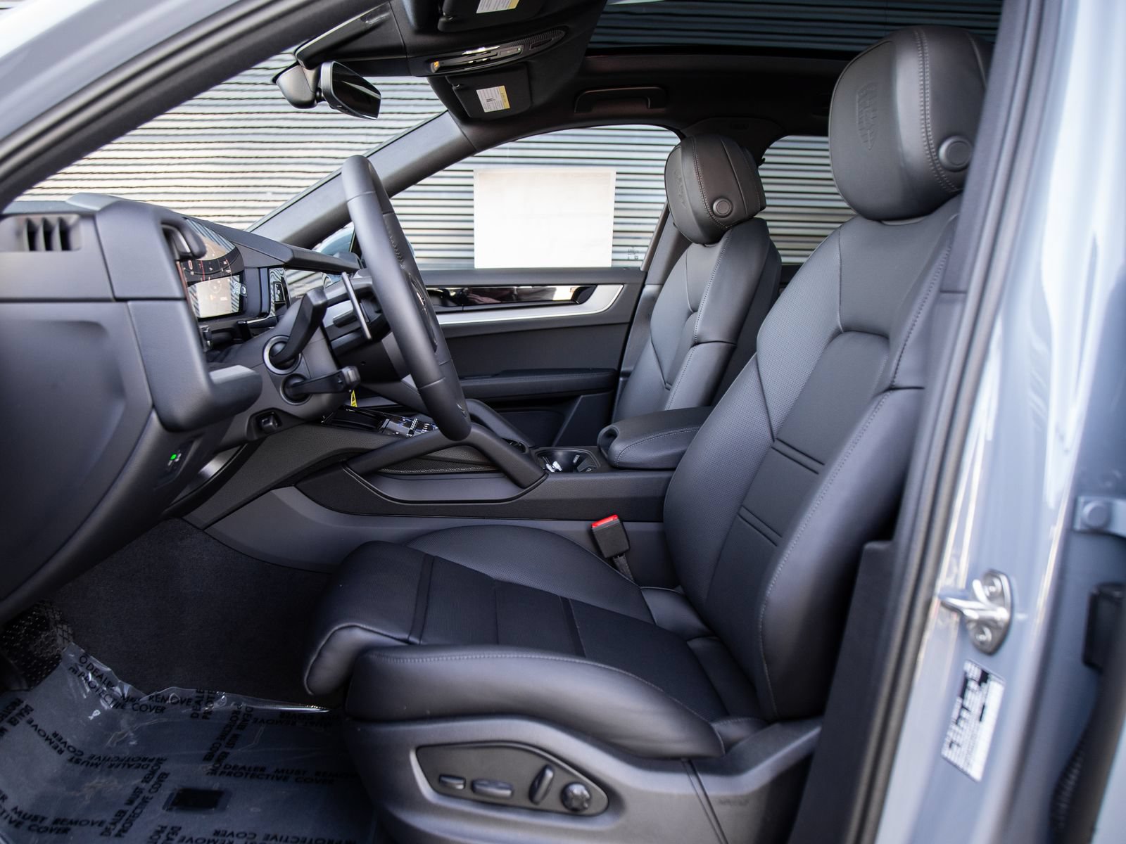 Used 2026 Porsche Cayenne Coupe AWD/4WD image 5