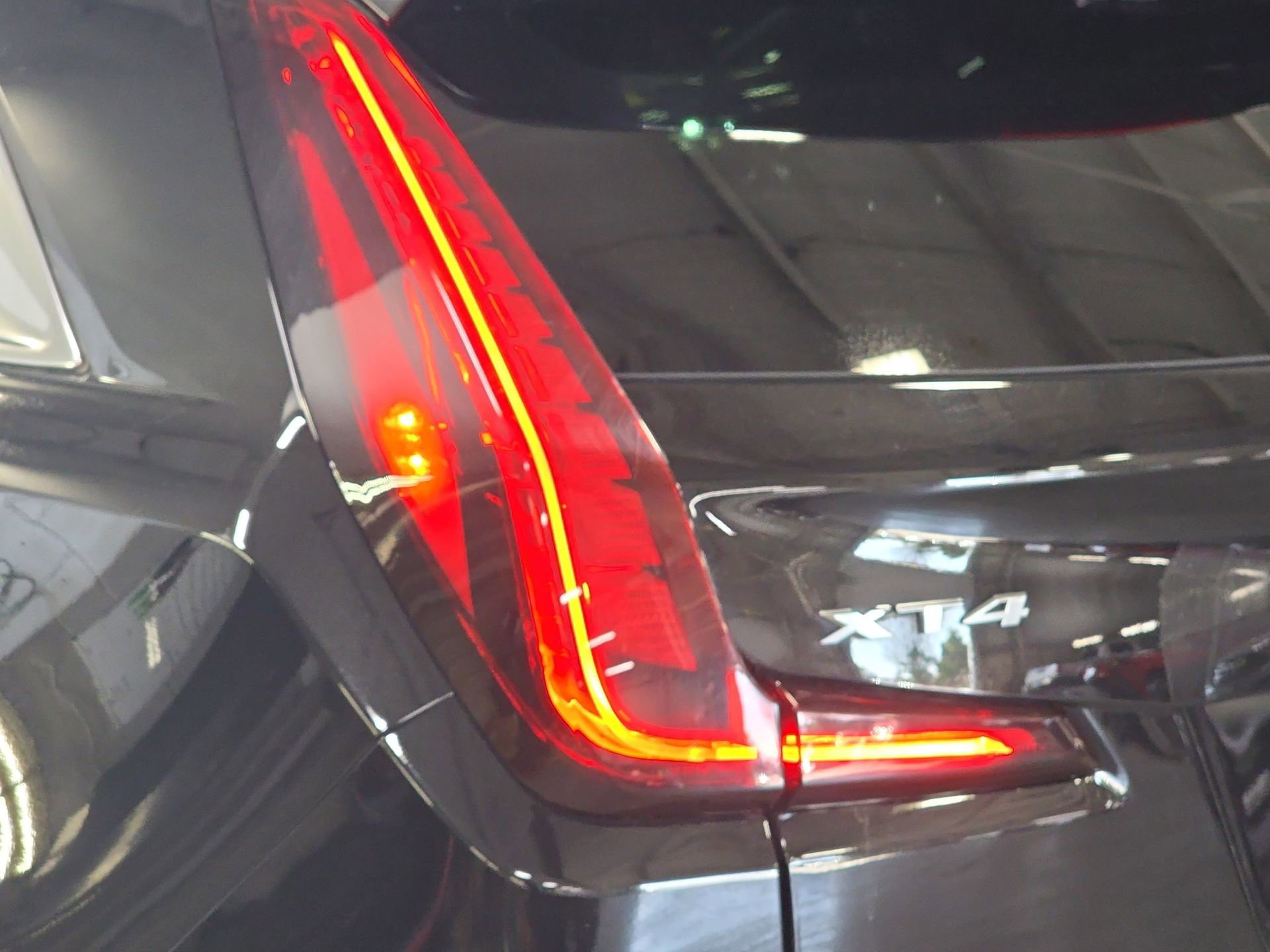 Used 2025 Cadillac XT4 Premium Luxury FWD image 32