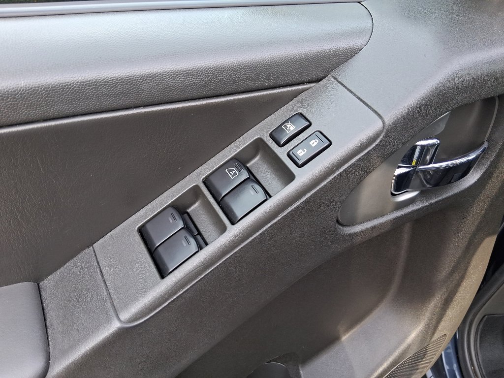 Used 2015 Nissan Frontier PRO-4X w/ Pro-4x Luxury Package image 12