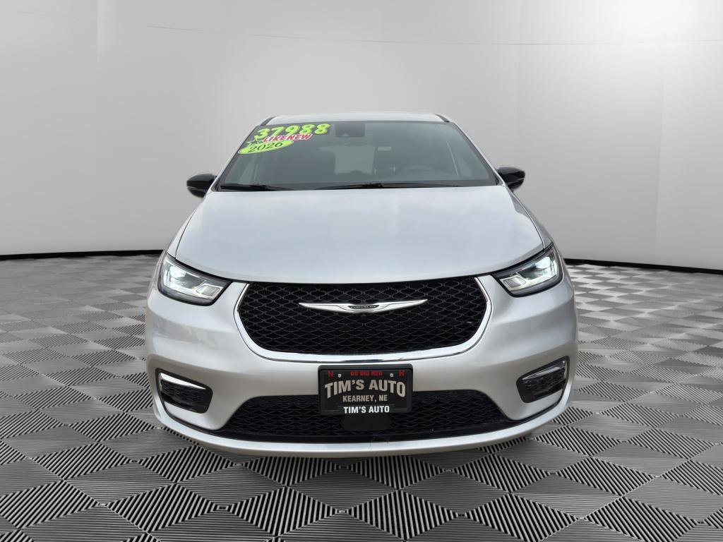 Used 2026 Chrysler Pacifica Select image 8