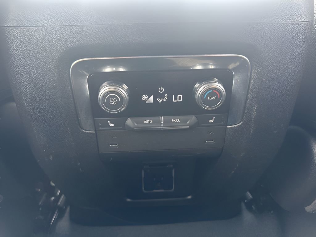 Used 2025 GMC Yukon Denali image 13