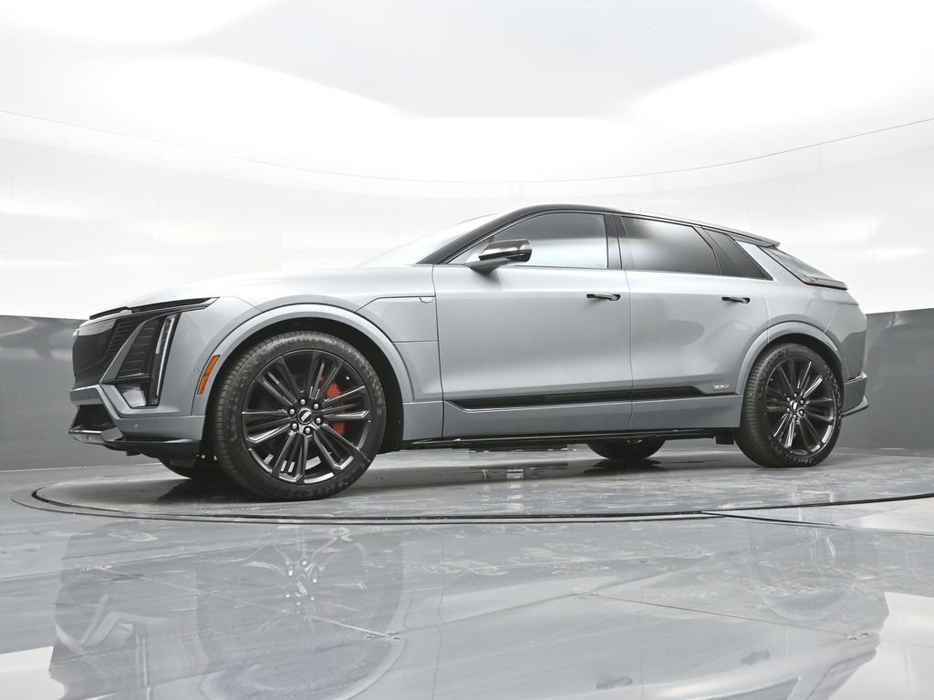 New 2026 Cadillac Lyriq V w/ LPO, Floor Liner Package AWD/4WD image 20
