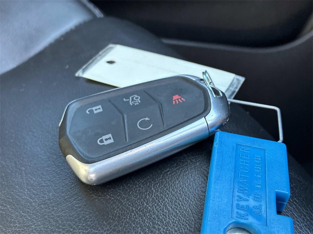 Used 2023 Cadillac XT4 Premium Luxury image 9