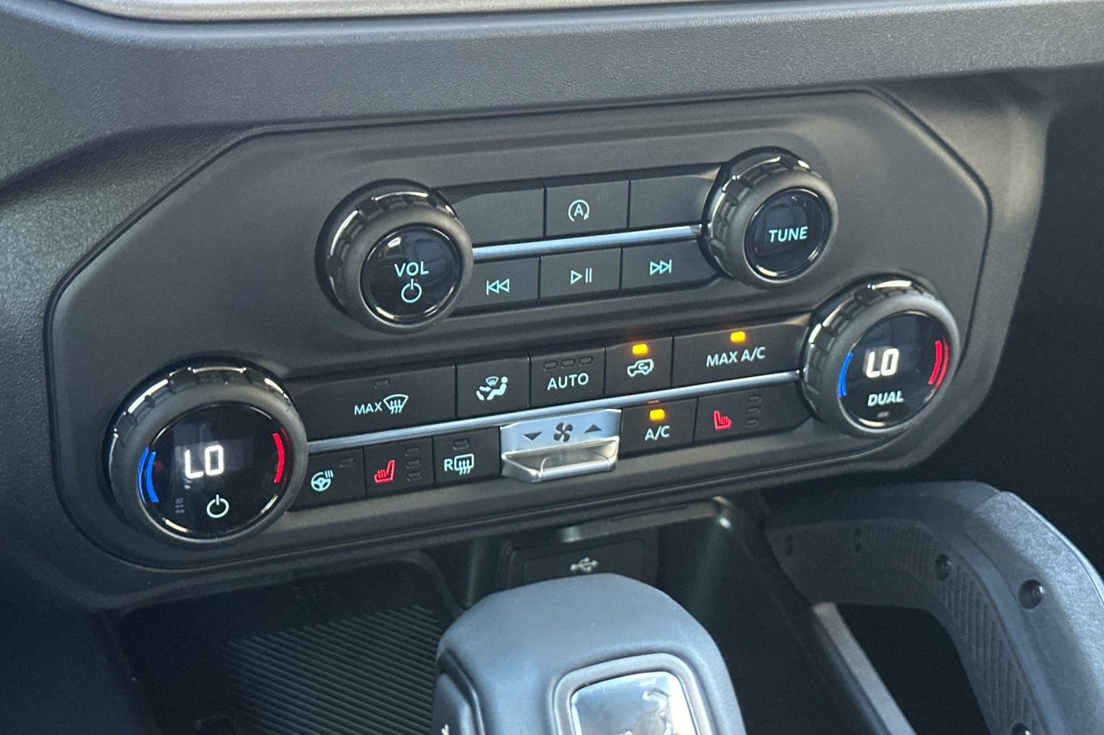 New 2026 Ford Bronco Outer Banks w/ Sasquatch Package AWD/4WD image 21