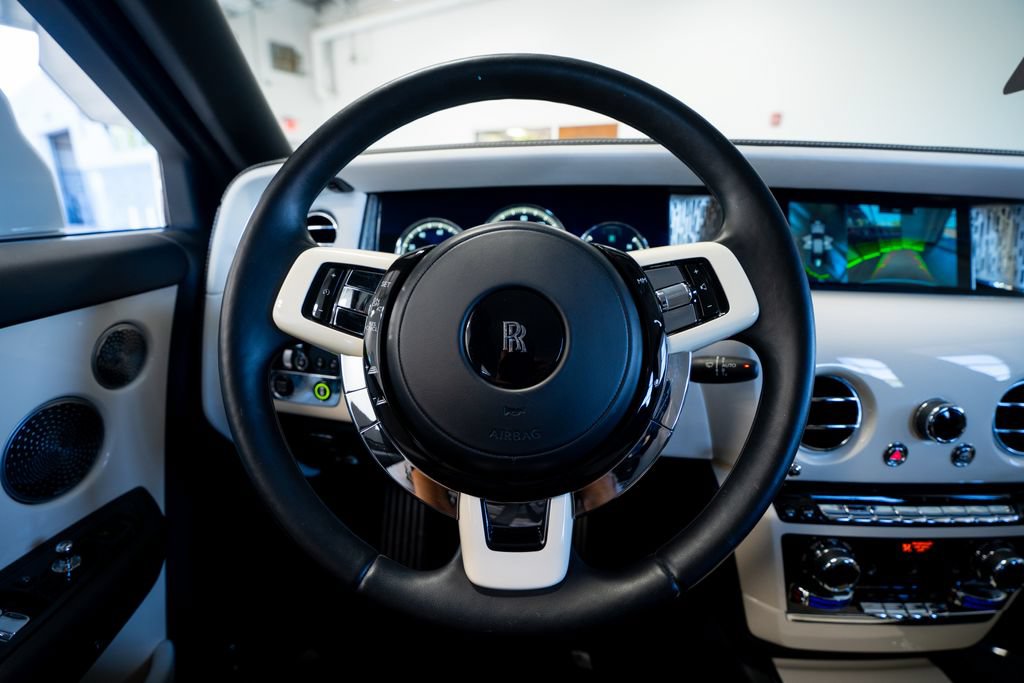 Used 2019 Rolls-Royce Phantom Sedan RWD image 33
