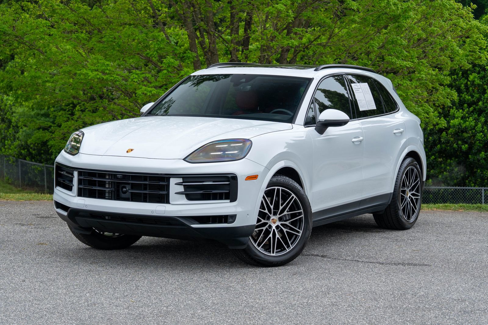 Certified 2024 Porsche Cayenne AWD/4WD image 1
