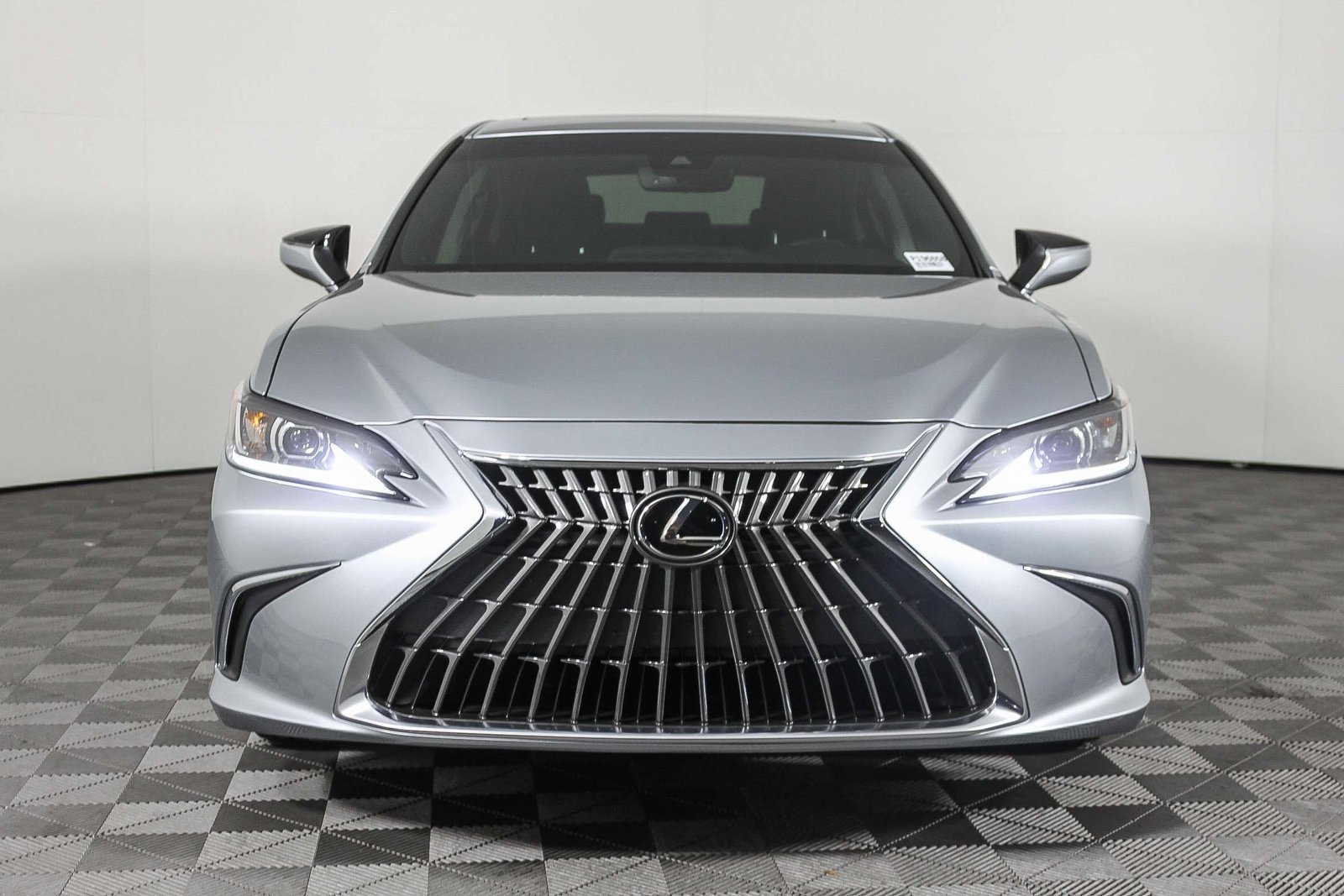 Used 2025 Lexus ES 350 image 2