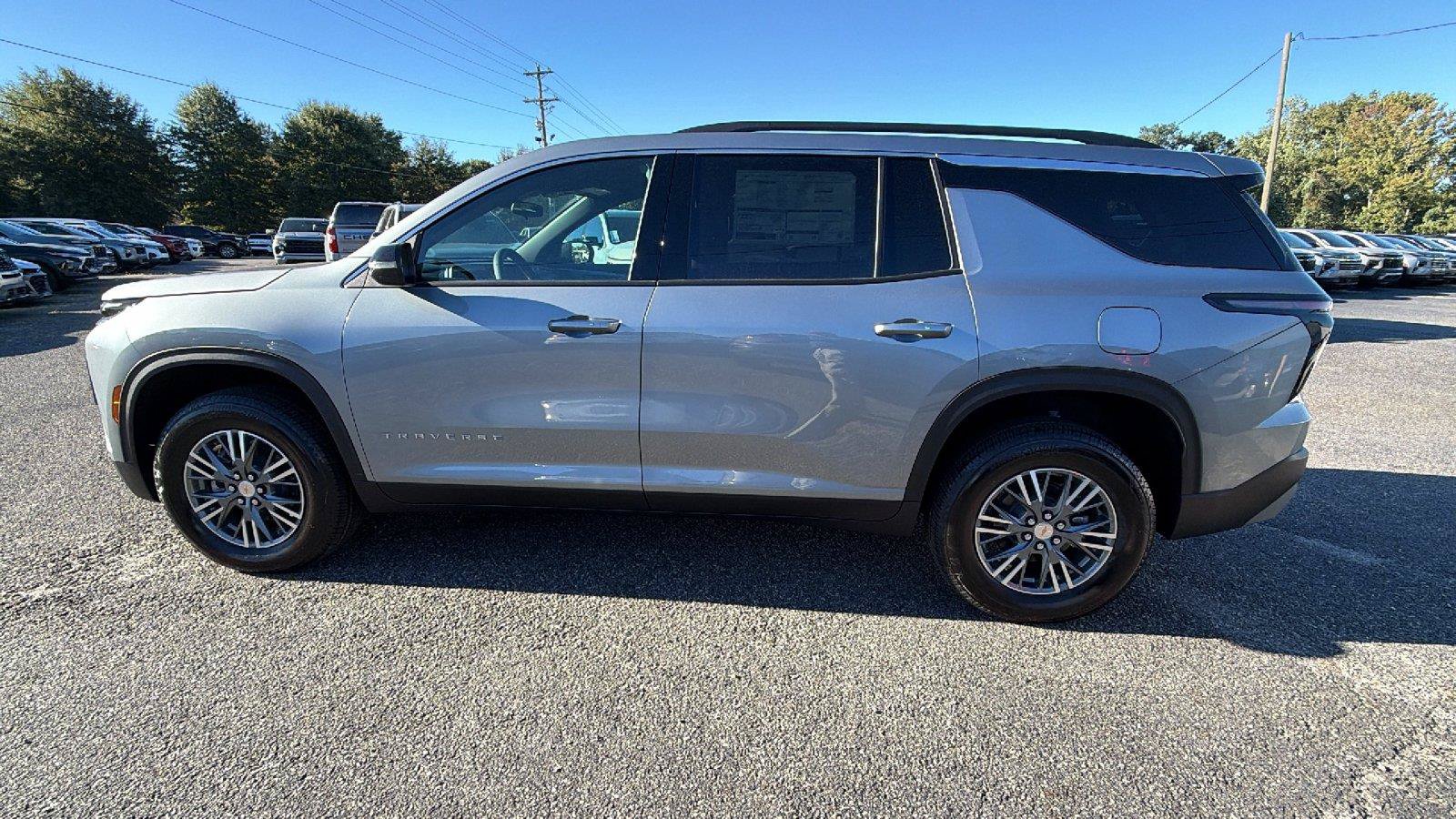 New 2027 Chevrolet Traverse LT FWD image 10